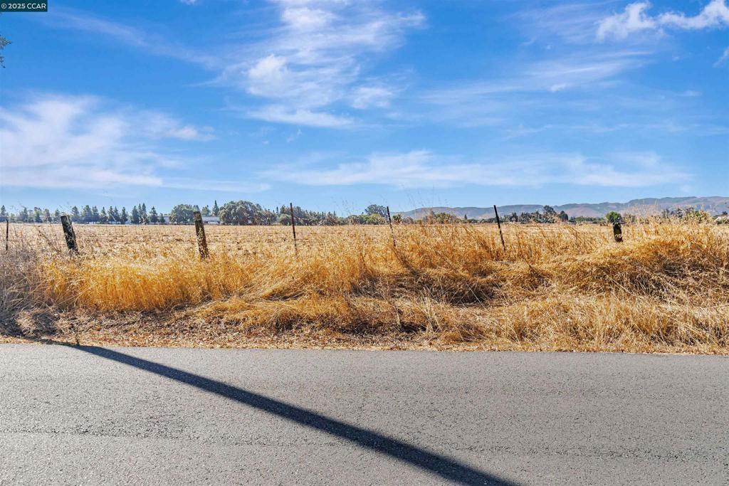 21200 Silva Road Property Photo 27