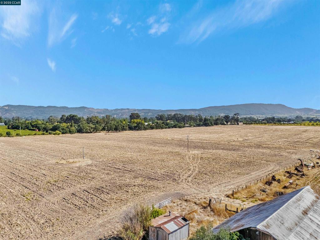 21200 Silva Road Property Photo 28