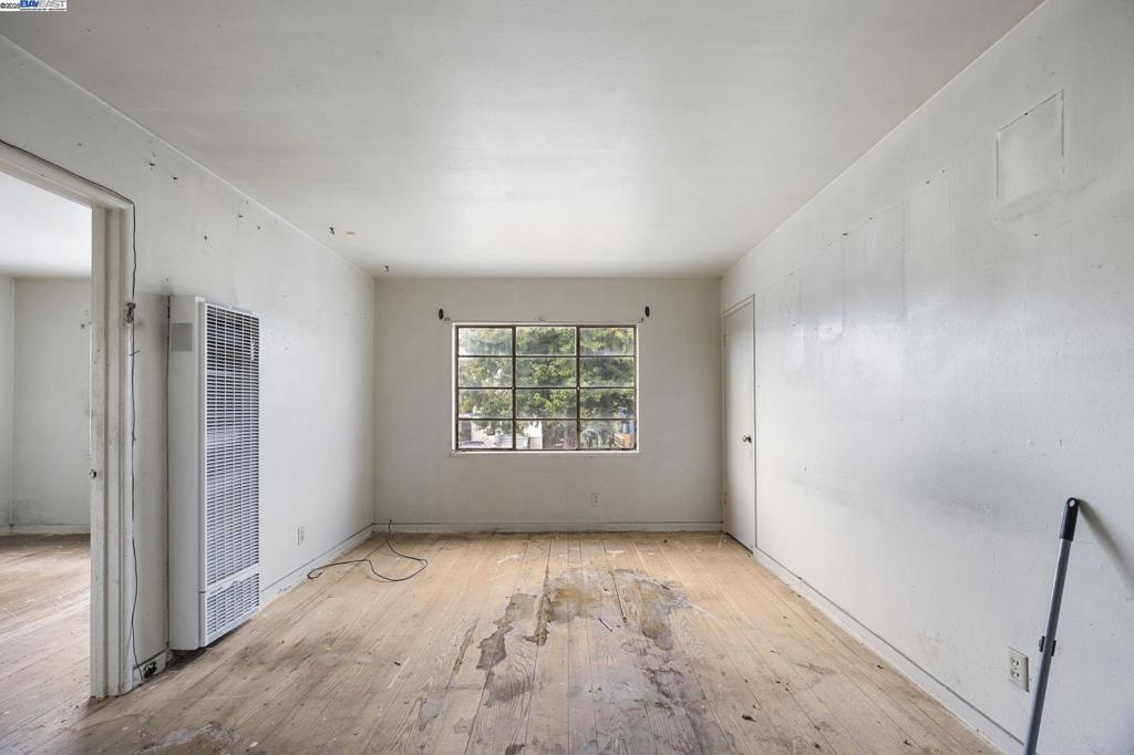 1450 Ward St Property Photo 6
