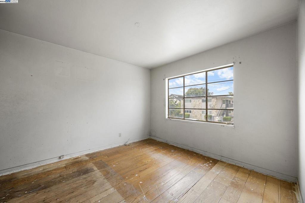 1450 Ward St Property Photo 12