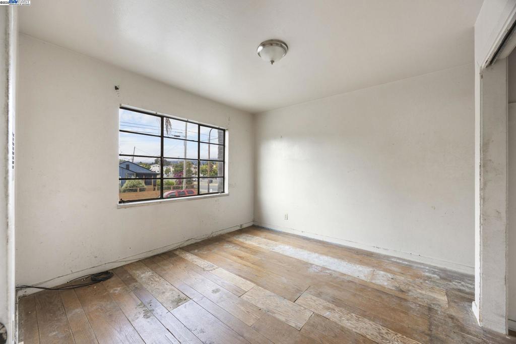 1450 Ward St Property Photo 17