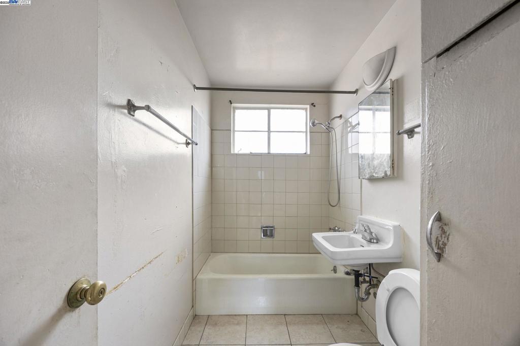 1450 Ward St Property Photo 19