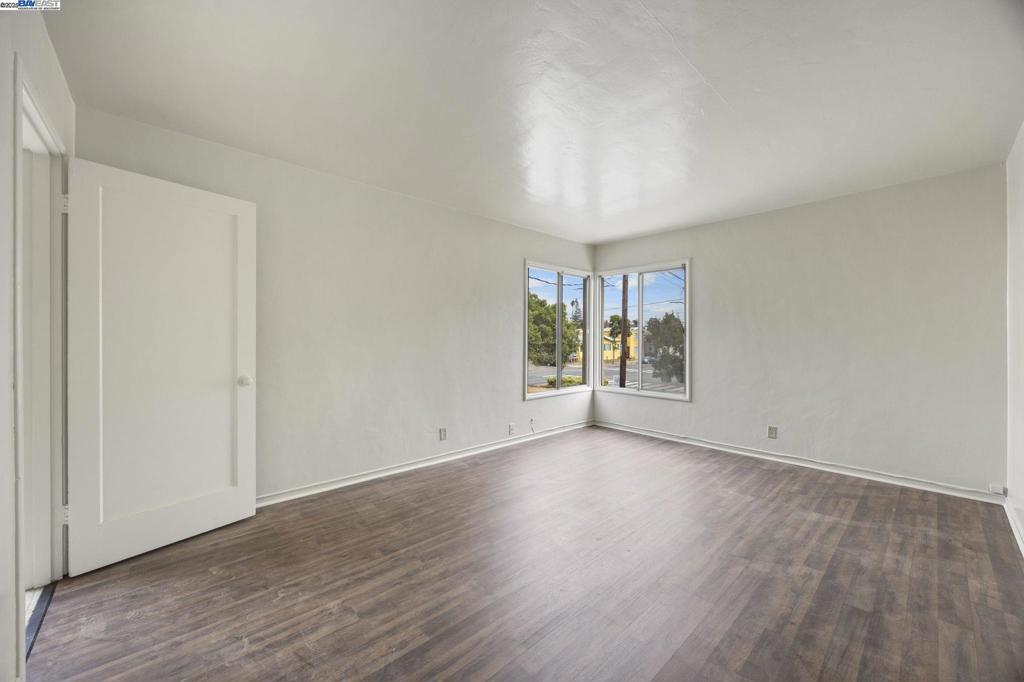 2774 Sacramento St Property Photo 2