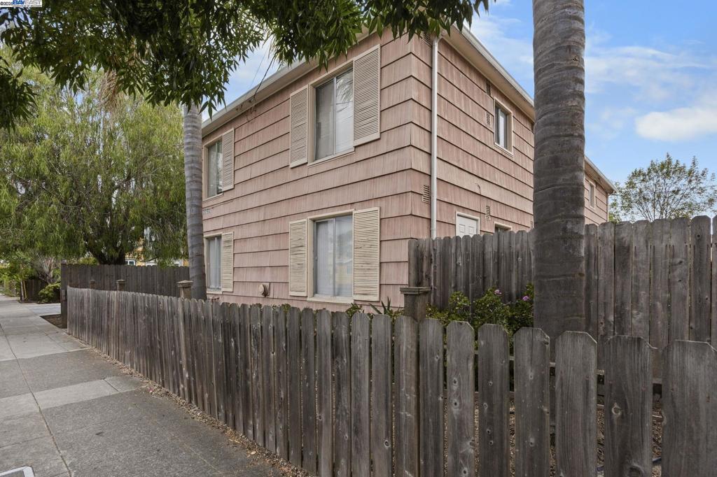 2790 Sacramento St Property Photo 18