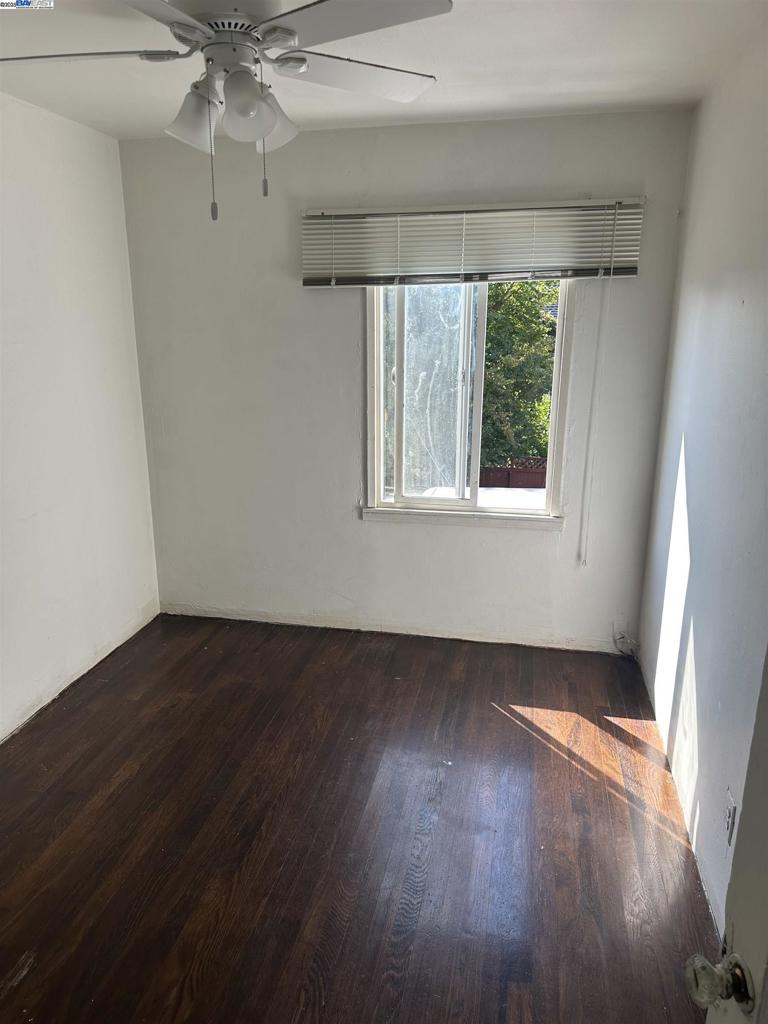 5651 Telegraph Property Photo 2