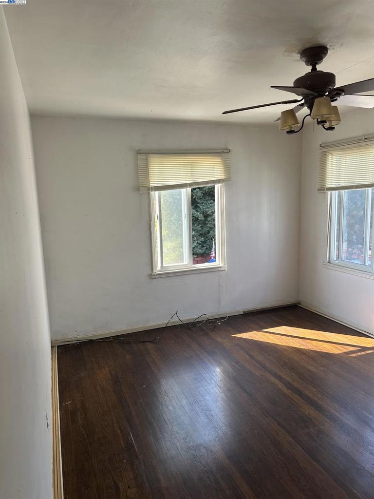 5651 Telegraph Property Photo 3