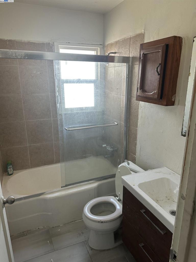 5651 Telegraph Property Photo 5