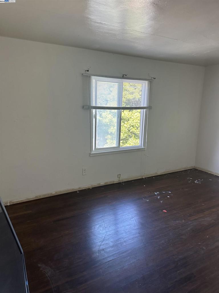 5651 Telegraph Property Photo 7