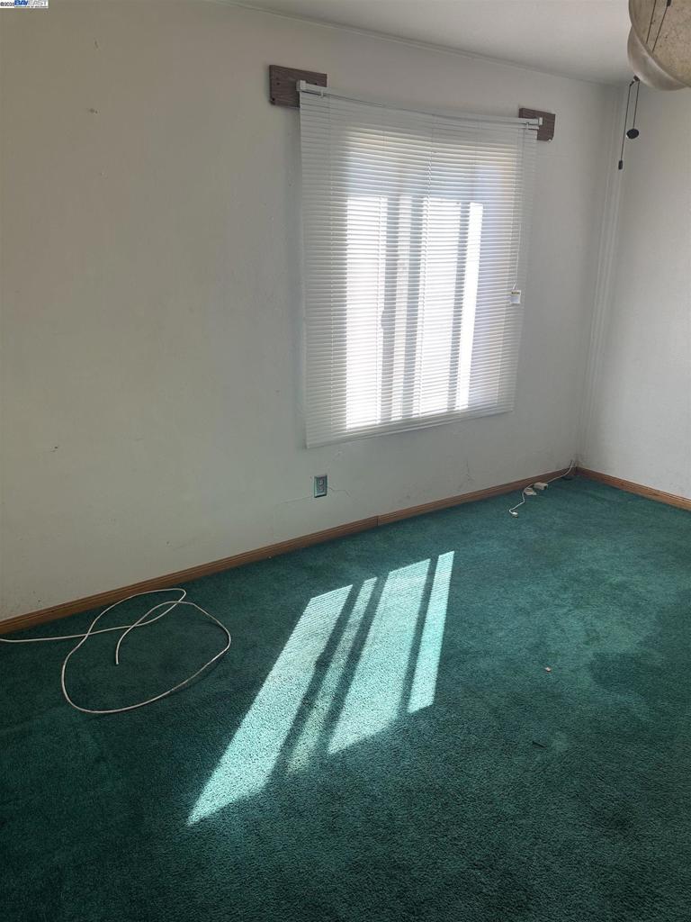 5651 Telegraph Property Photo 9