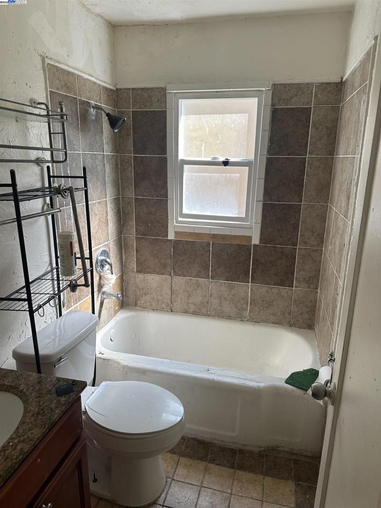 5651 Telegraph Property Photo 10
