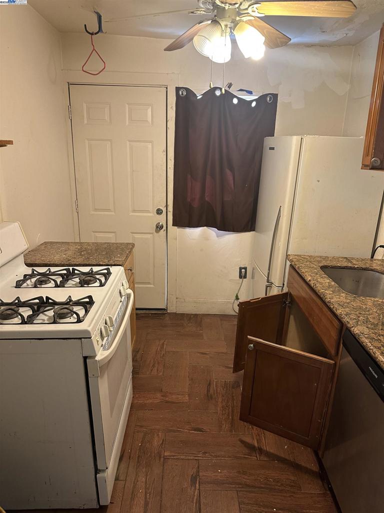 5651 Telegraph Property Photo 13