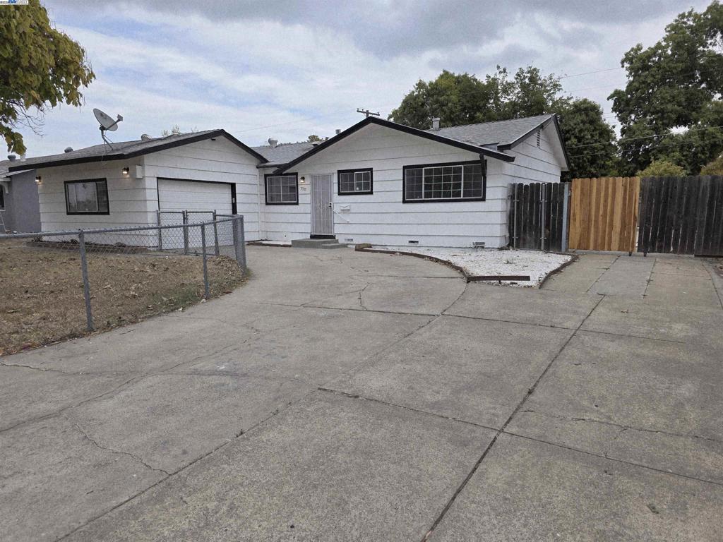 7527 24th Street Property Photo 1