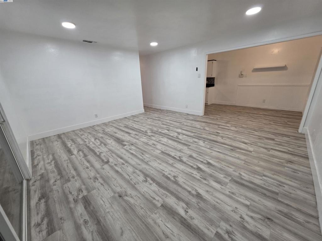 7527 24th Street Property Photo 4