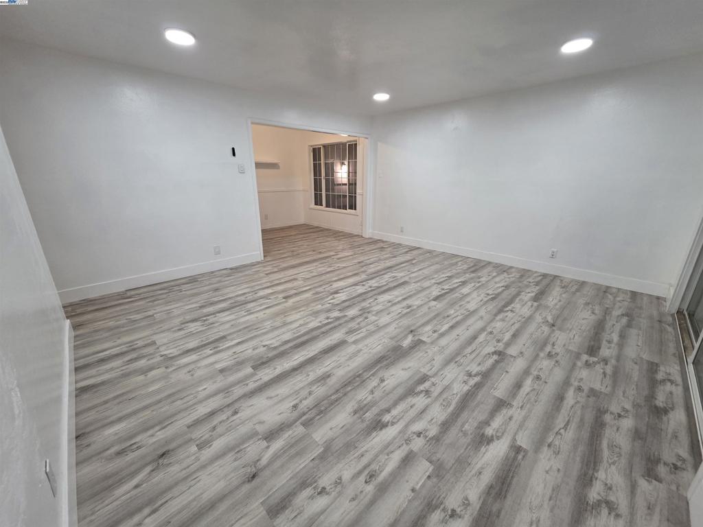 7527 24th Street Property Photo 5
