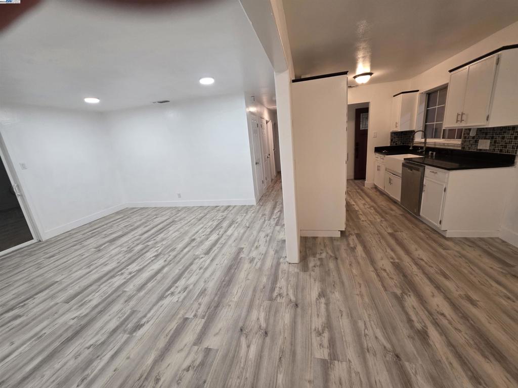 7527 24th Street Property Photo 6