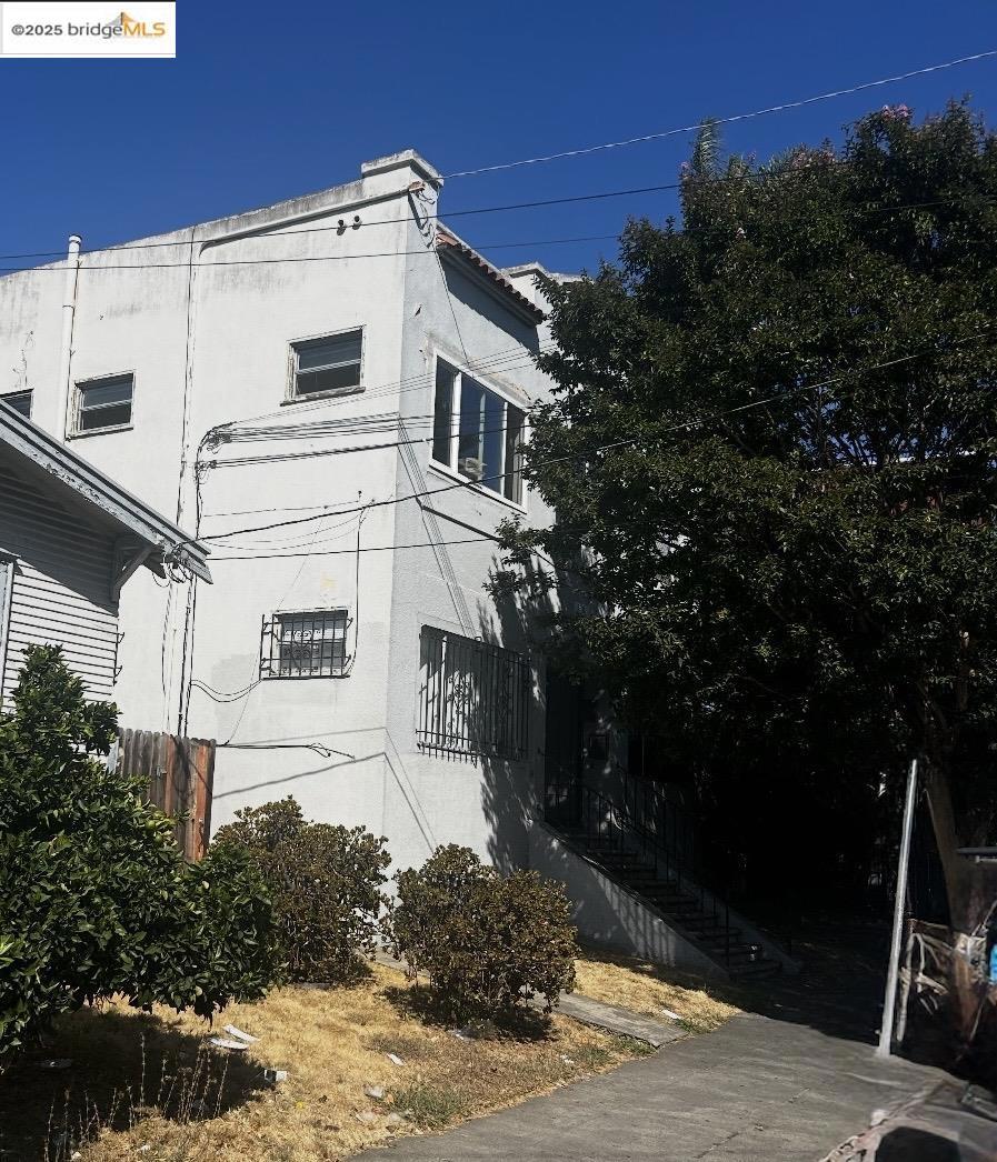 2816 Foothill Blvd Property Photo 1