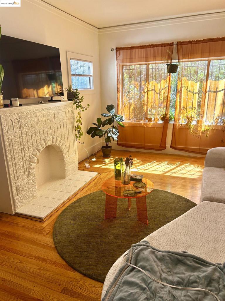 2816 Foothill Blvd Property Photo 3