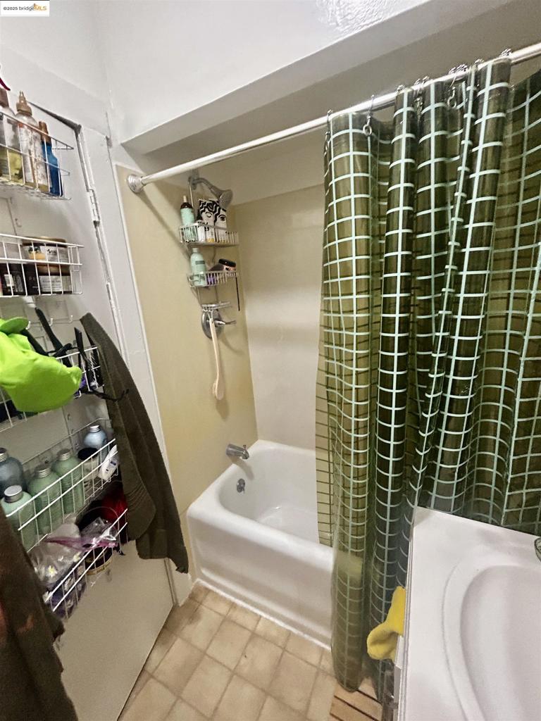 2816 Foothill Blvd Property Photo 11