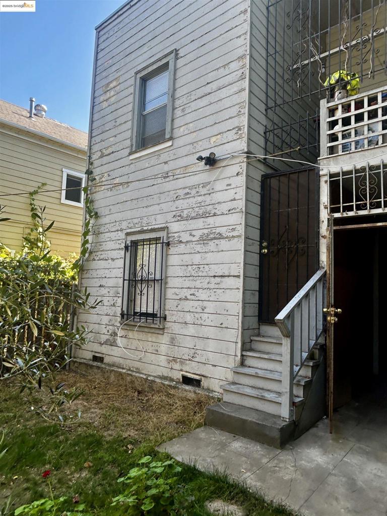 2816 Foothill Blvd Property Photo 13