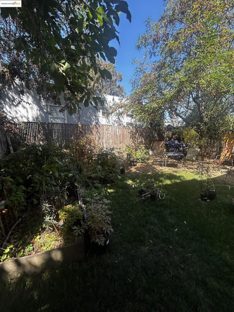 2816 Foothill Blvd Property Photo 17