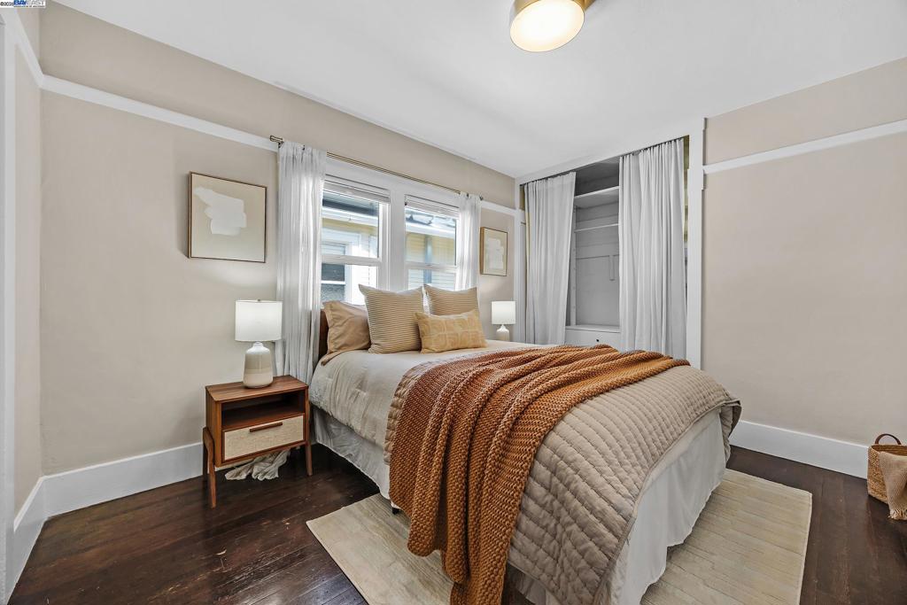 2230 Sacramento St Property Photo 9