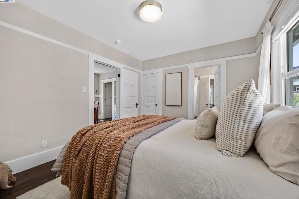 2230 Sacramento St Property Photo 11