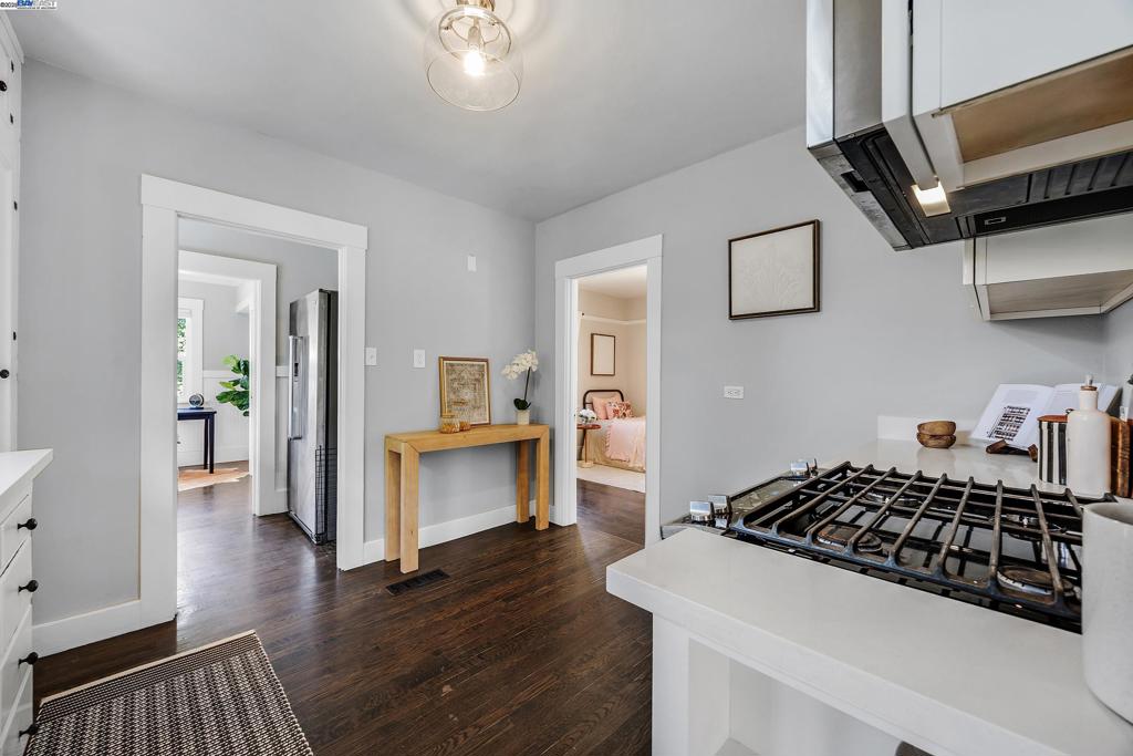 2230 Sacramento St Property Photo 19