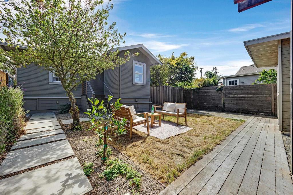 2230 Sacramento St Property Photo 24