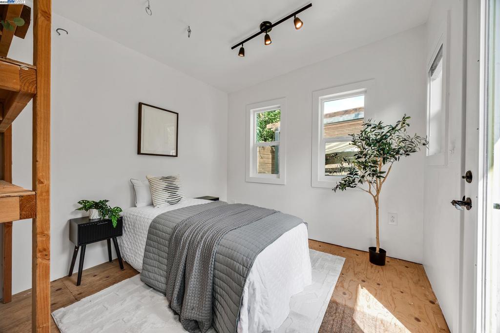 2230 Sacramento St Property Photo 26