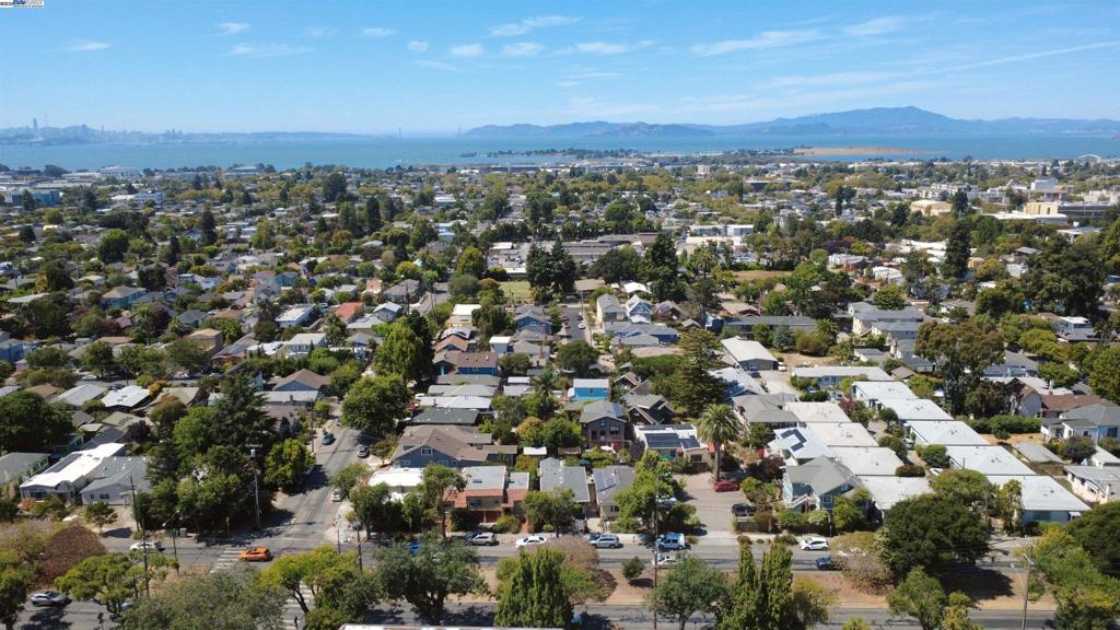 2230 Sacramento St Property Photo 30