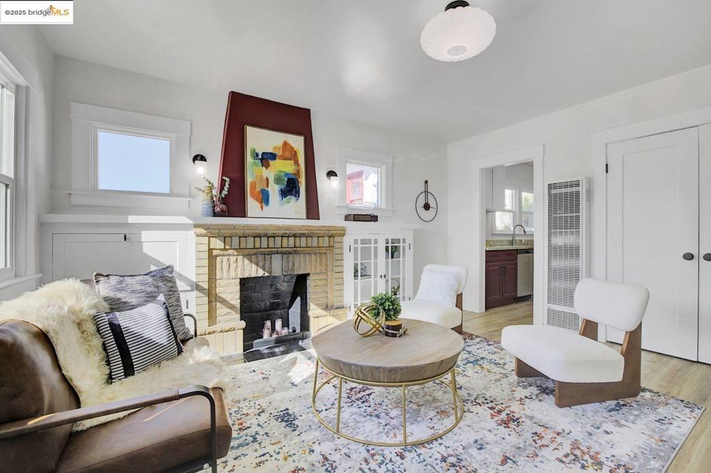 5718 Adeline St Property Photo 4