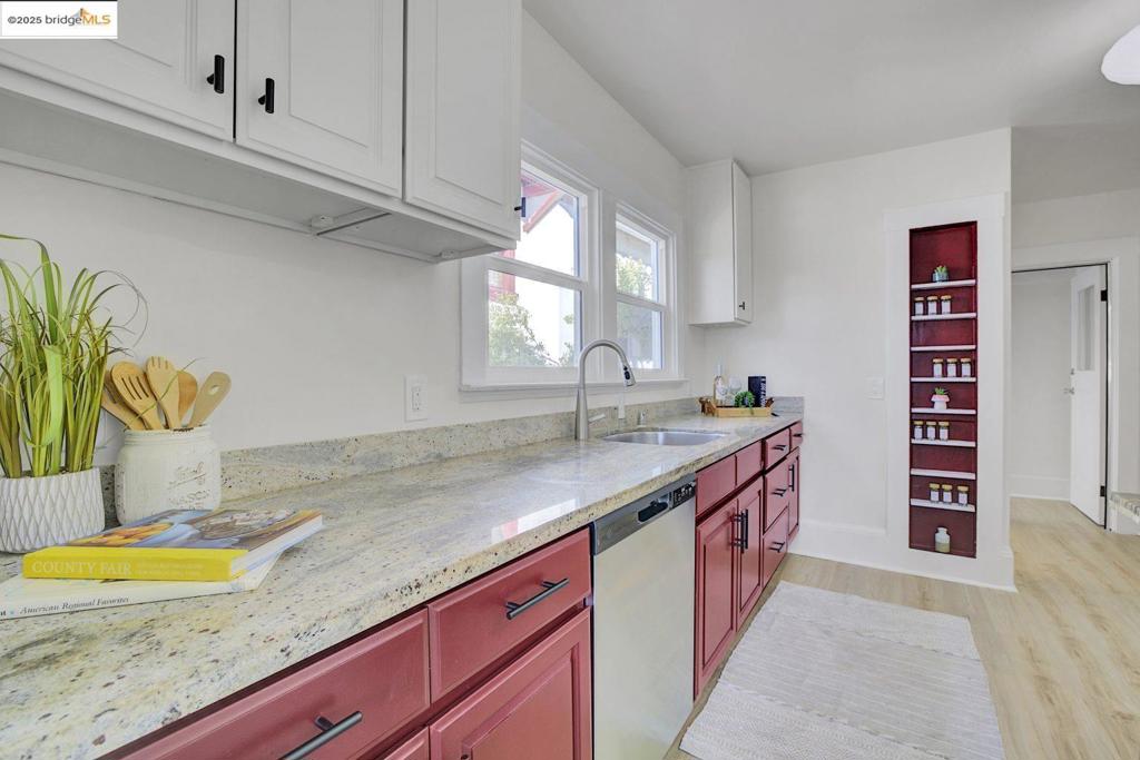 5718 Adeline St Property Photo 7