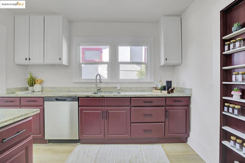 5718 Adeline St Property Photo 11