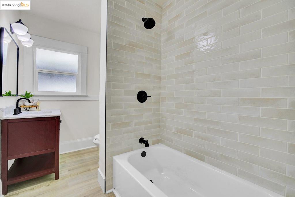 5718 Adeline St Property Photo 16