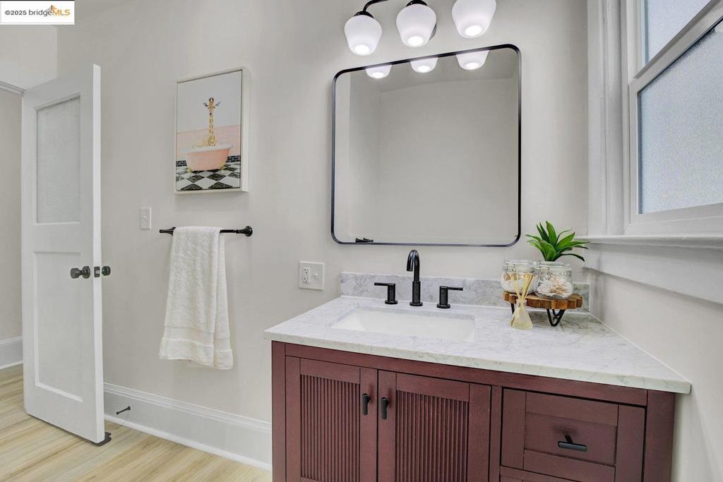 5718 Adeline St Property Photo 17