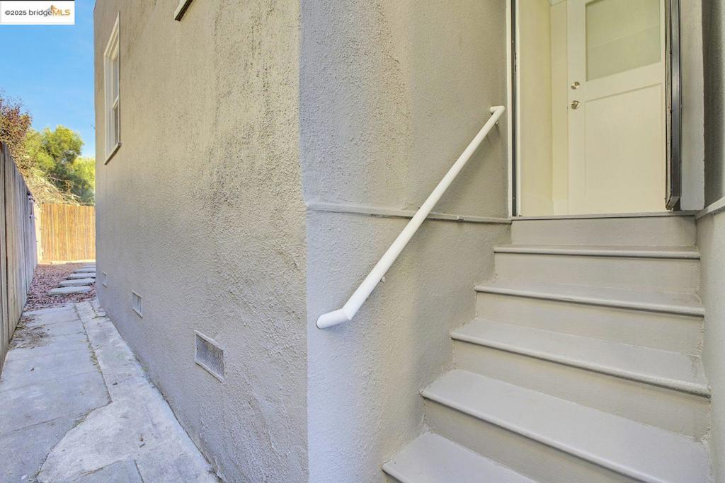 5718 Adeline St Property Photo 18