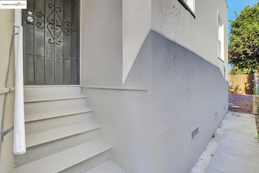 5718 Adeline St Property Photo 36