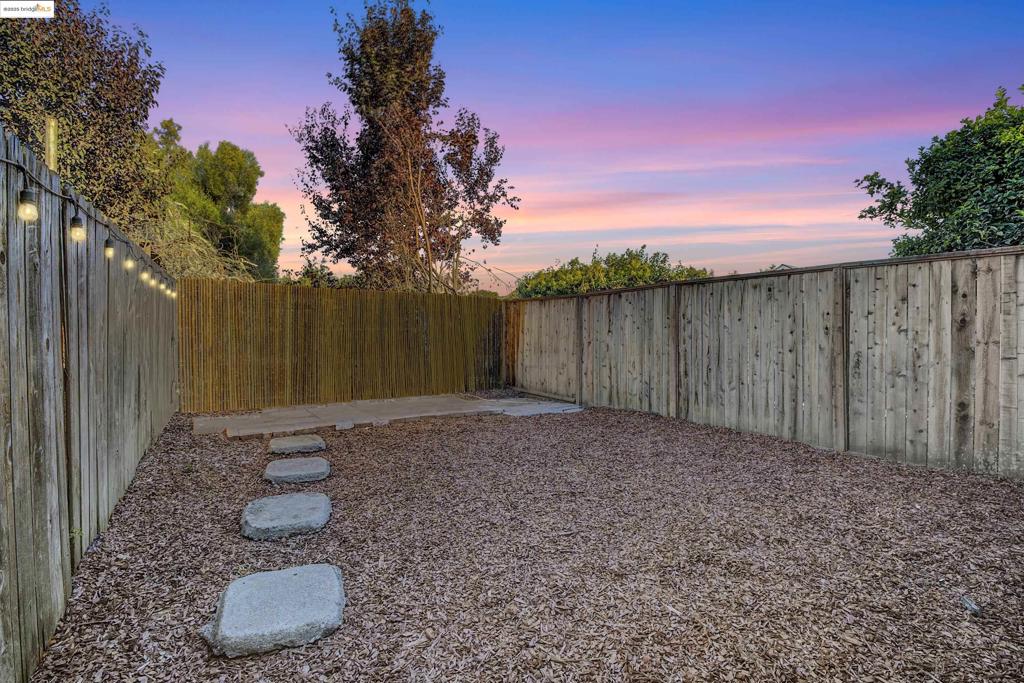 5718 Adeline St Property Photo 37