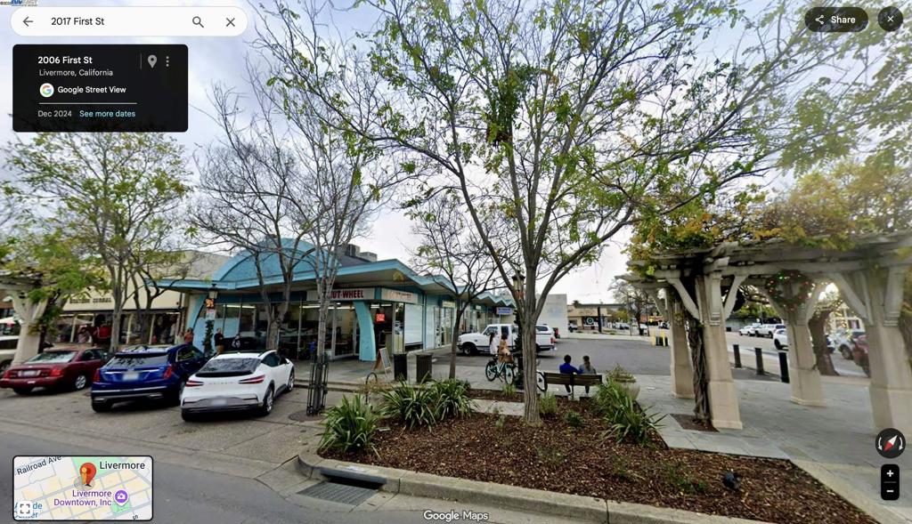 2017 1st St Property Photo 4