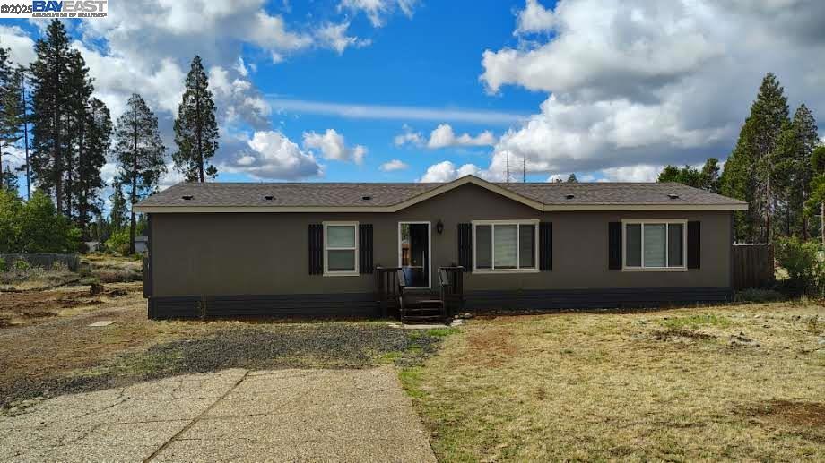 13742 Endicot Circle Property Photo 1