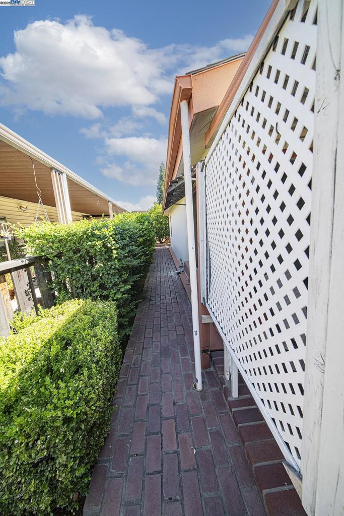 6105 Meiggs Court Property Photo 6