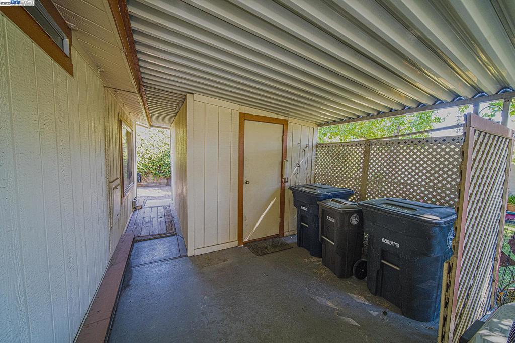 6105 Meiggs Court Property Photo 9