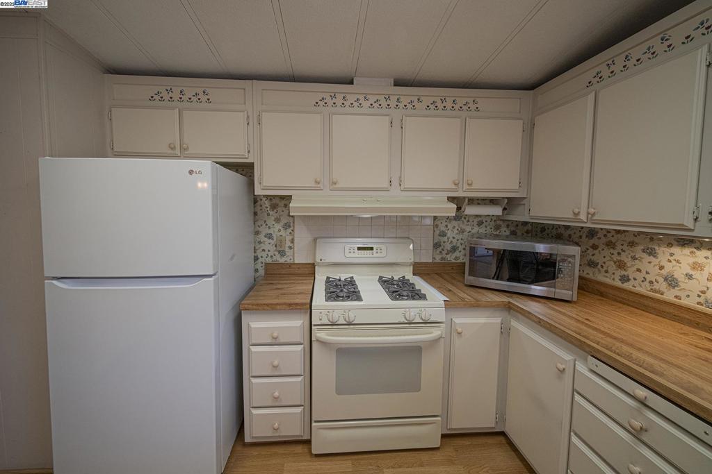 6105 Meiggs Court Property Photo 12