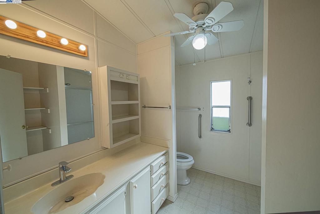 6105 Meiggs Court Property Photo 23