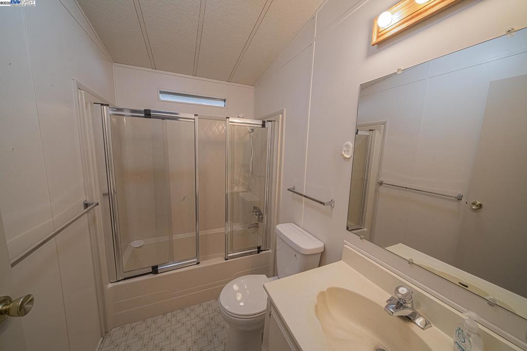 6105 Meiggs Court Property Photo 27