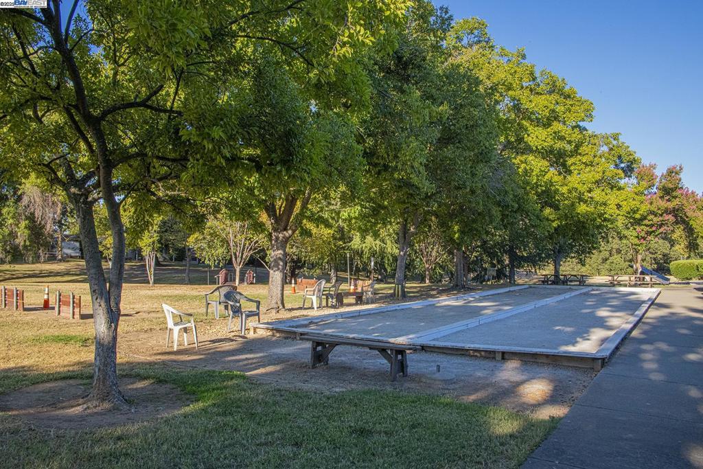 6105 Meiggs Court Property Photo 32