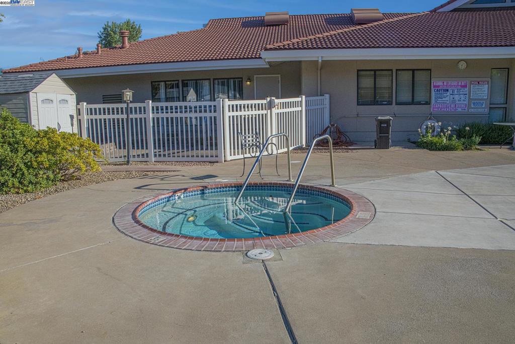 6105 Meiggs Court Property Photo 34