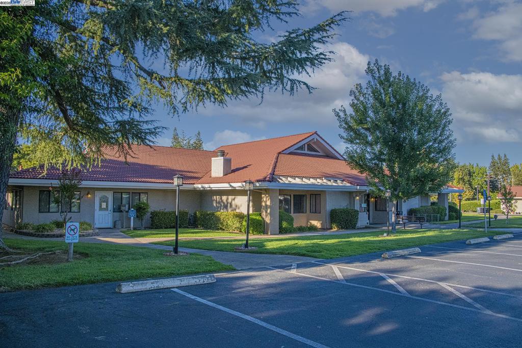 6105 Meiggs Court Property Photo 35