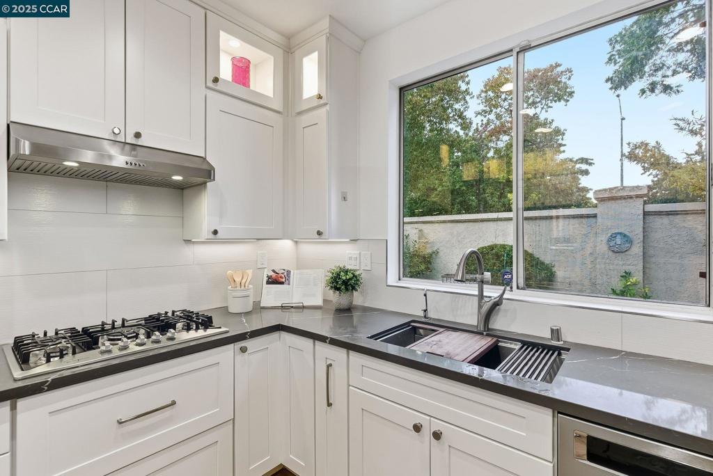 39 Elmwood Dr Property Photo 10