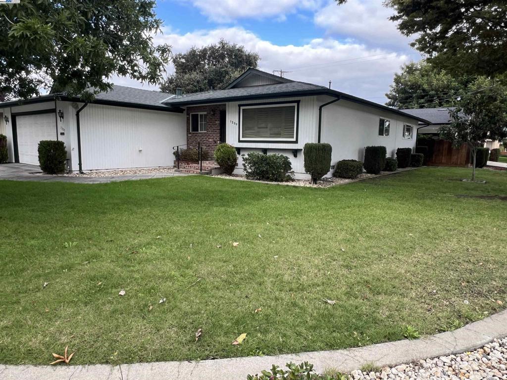 1300 Richard Dr Property Photo 2